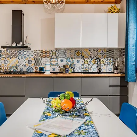 Holidays Vista Torre Bennistra In